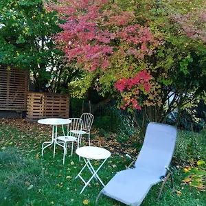 https://loft-parking-prive-terrasse-entree-independante.brusselshotelsbook.com